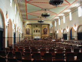 Interior de la Misión de Santa Clara de Asis.
